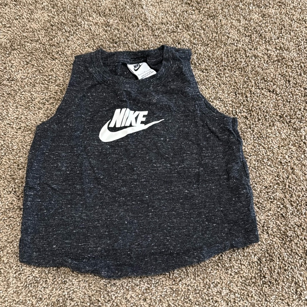 Girls Nike crop top